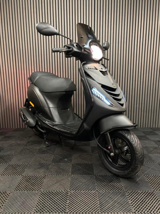 PIAGGIO ZIP BROM 2018 FULL OPTION MAT ZWART