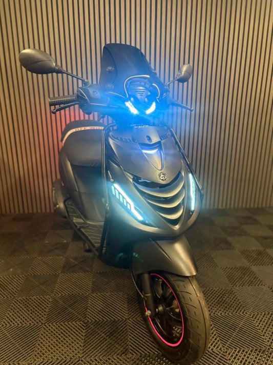 PIAGGIO ZIP 4T 3V BROM 2022 MAT ZWART 1 EIGENAAR FULL OPTION