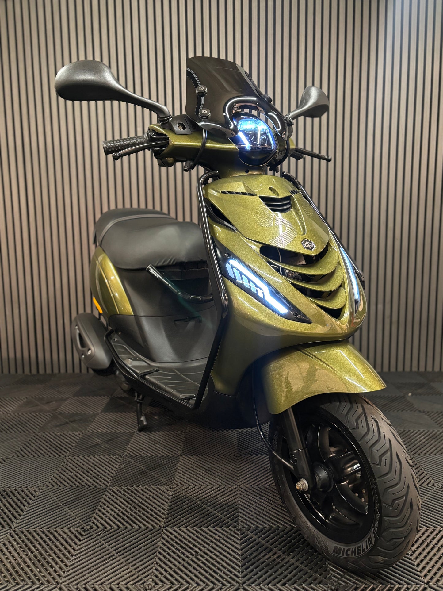 PIAGGIO ZIP 2021 BROM FULL OPTION PYTHON GREEN