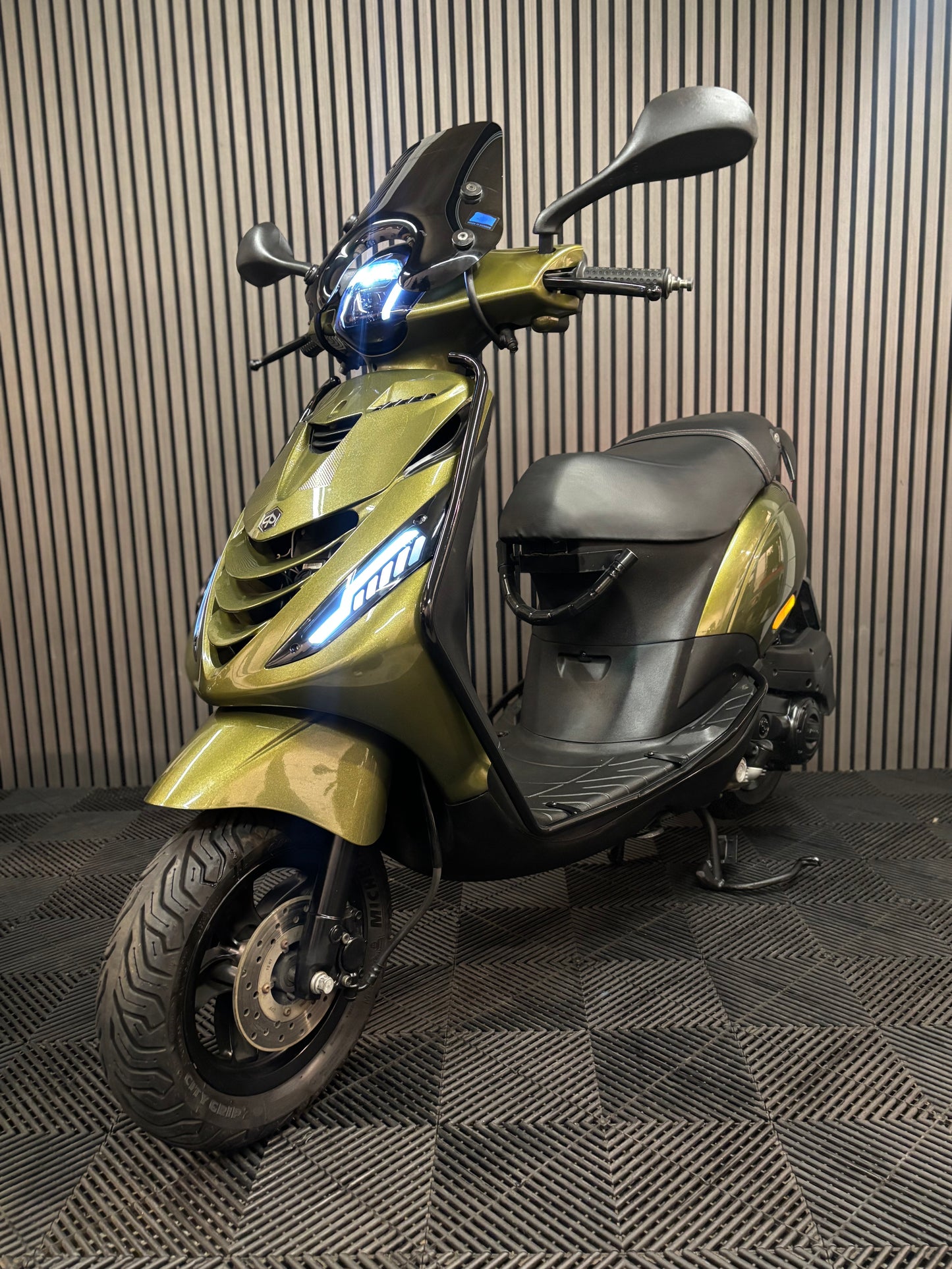 PIAGGIO ZIP 2021 BROM FULL OPTION PYTHON GREEN