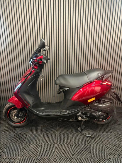PIAGGIO ZIP 4T 3V BROM 2021 FULL OPTION CANDY RED