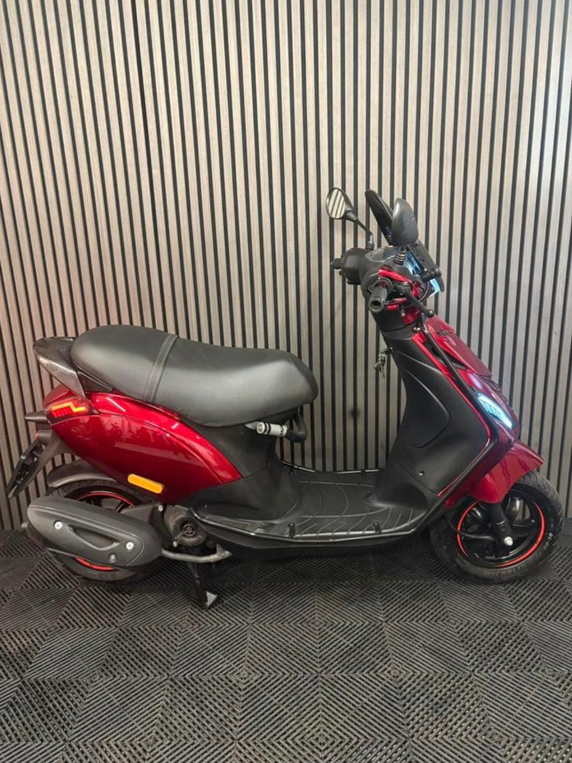 PIAGGIO ZIP 4T 3V BROM 2021 FULL OPTION CANDY RED