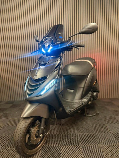 PIAGGIO ZIP 4T 3V BROM 2022 1 EIGENAAR FULL OPTION MAT ZWART
