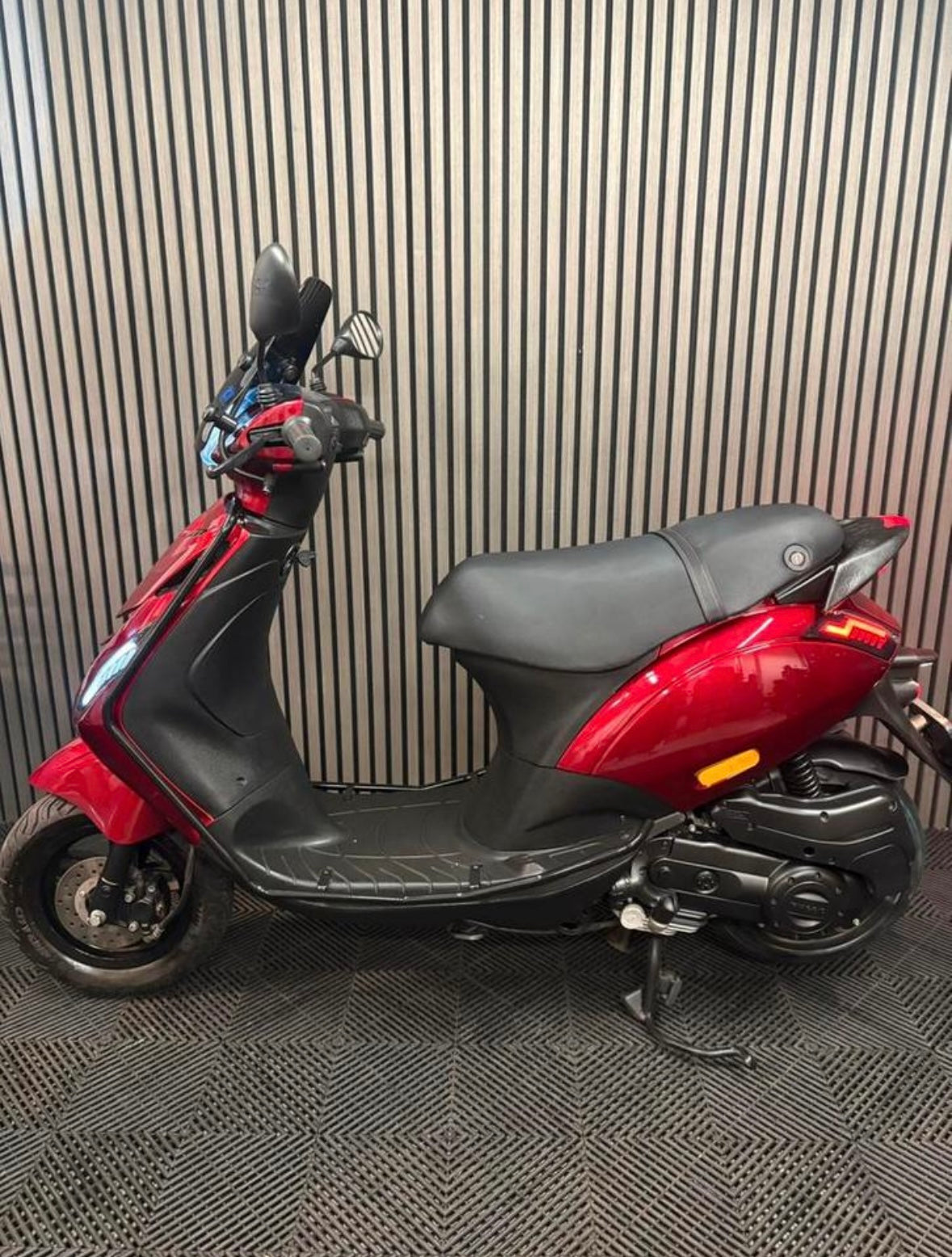 PIAGGIO ZIP 4T 3V BROM 2021 FULL OPTION CANDY RED