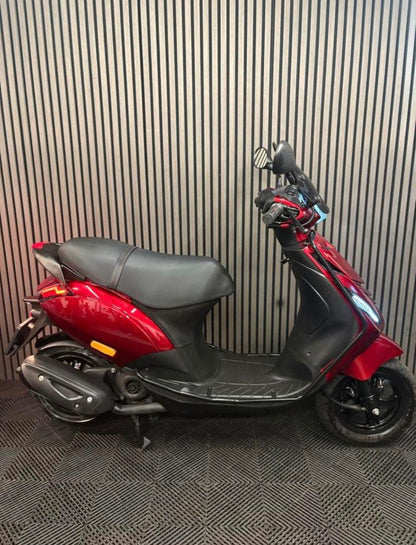 PIAGGIO ZIP 4T 3V BROM 2021 FULL OPTION CANDY RED