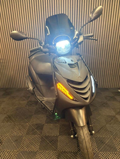 PIAGGIO ZIP 4T 3V BROM 2022 FULL OPTION MAT ZWART