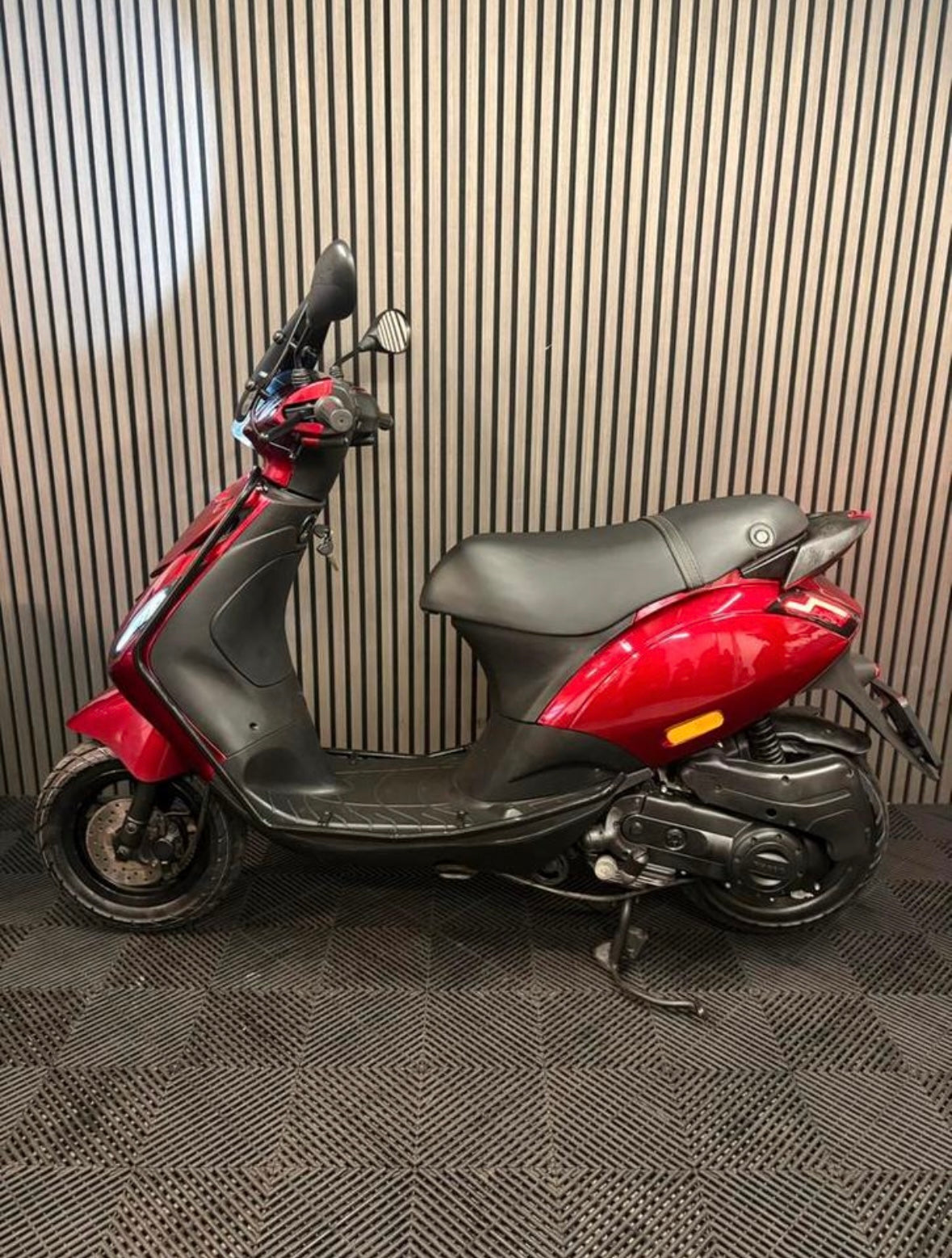 PIAGGIO ZIP 4T 3V BROM 2022 FULL OPTION CANDY RED