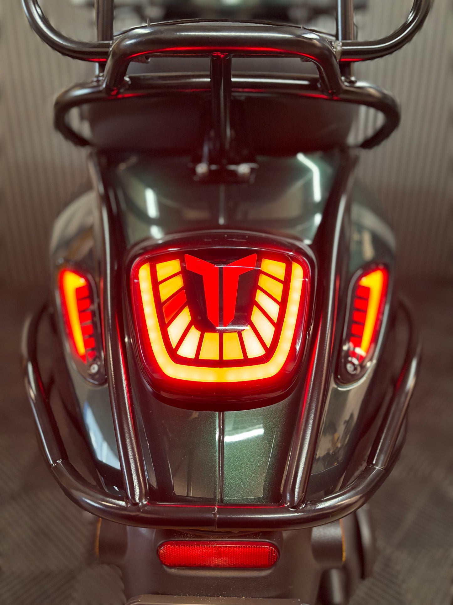 VESPA SPRINT BROM 2021 3V 4T FULL OPTION VERDE GROEN