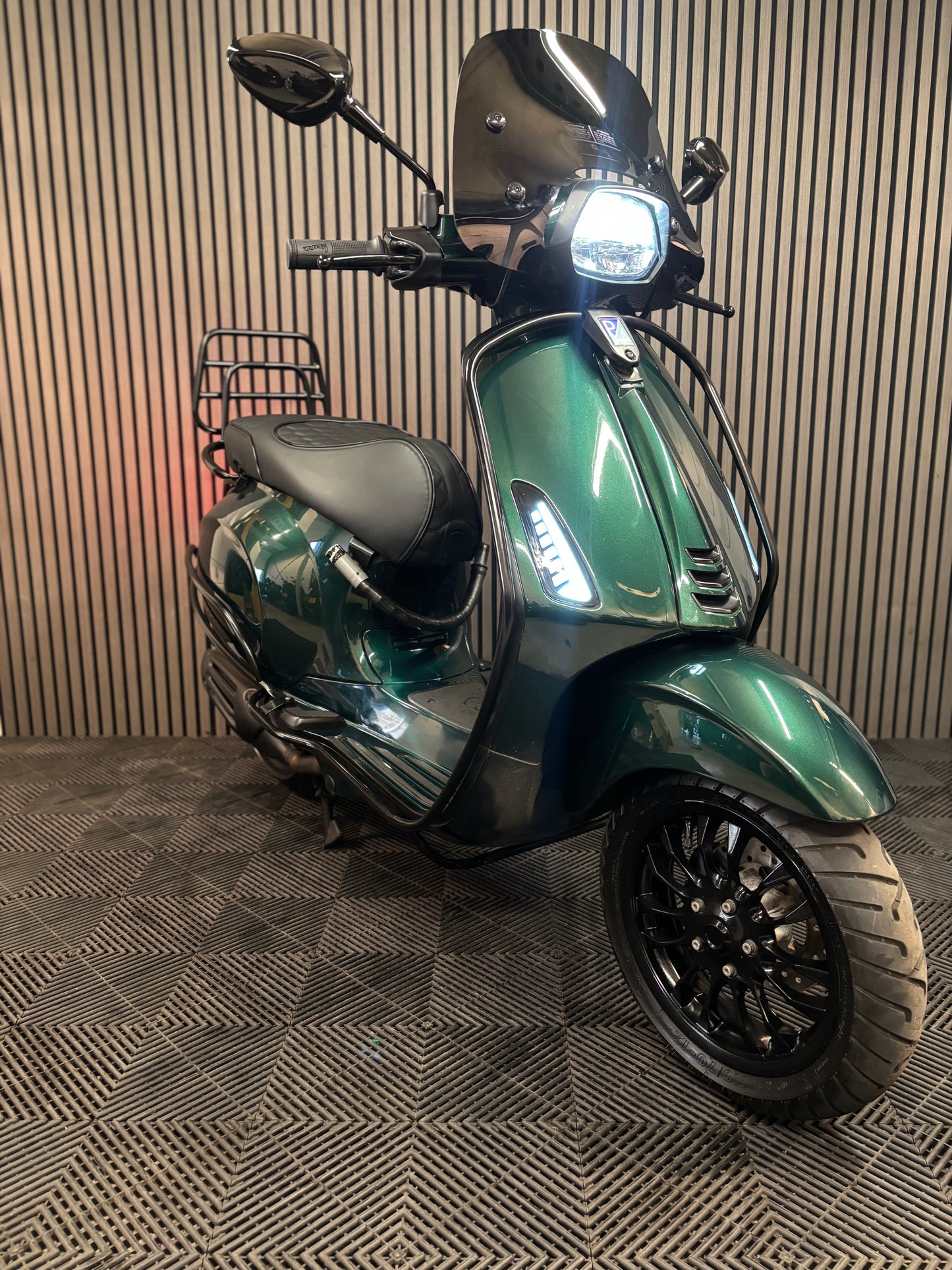 VESPA SPRINT BROM 2021 3V 4T FULL OPTION VERDE GROEN