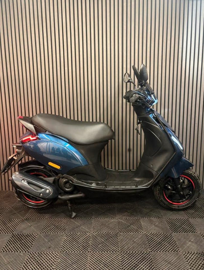 PIAGGIO ZIP 4T 3V BROM 2022 FULL OPTION DIAMOND BLUE
