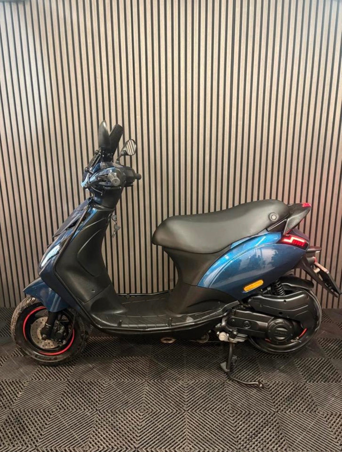 PIAGGIO ZIP 4T 3V BROM 2022 FULL OPTION DIAMOND BLUE