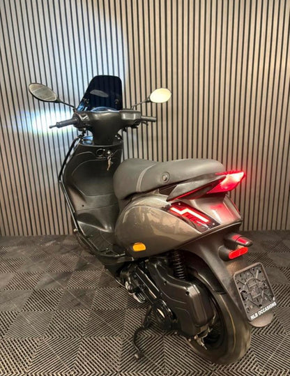 PIAGGIO ZIP 4T 3V BROM 2021 FULL OPTION PORSCHE AGAAT GRIJS