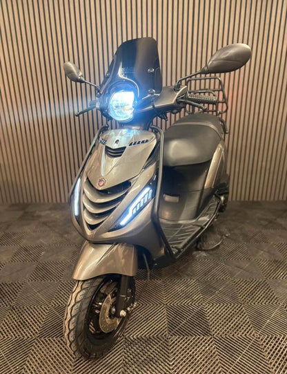 PIAGGIO ZIP 4T 3V BROM 2022 FULL OPTION PORSCHE AGAAT GRIJS