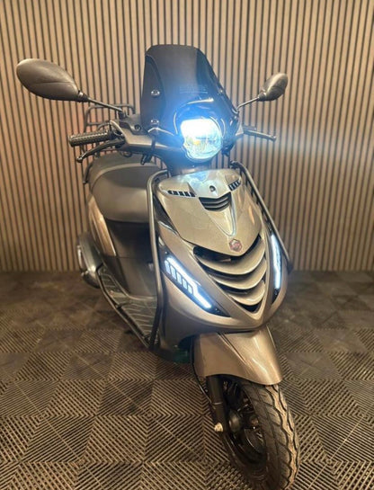PIAGGIO ZIP 4T 3V BROM 2022 FULL OPTION PORSCHE AGAAT GRIJS