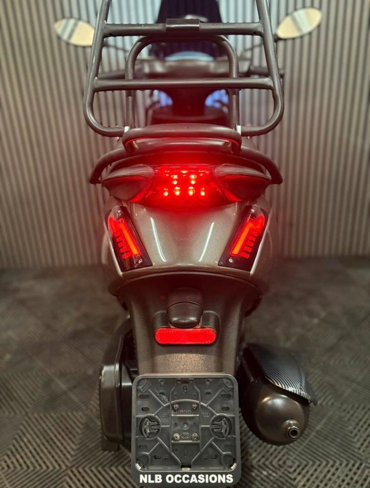 PIAGGIO ZIP 4T 3V BROM 2022 FULL OPTION PORSCHE AGAAT GRIJS