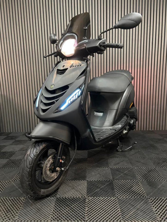 PIAGGIO ZIP BROM 2018 FULL OPTION MAT ZWART